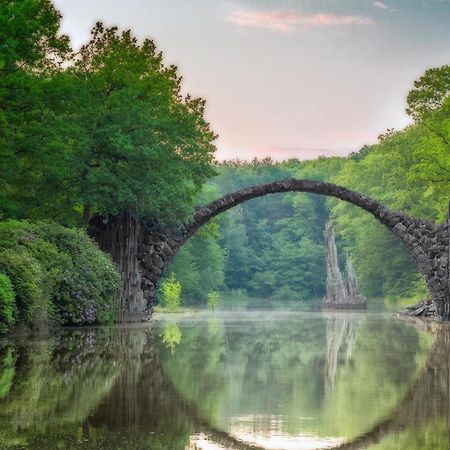 Ferienwohnung Im Gutshof Direkt Gegenueber Dem Schloss, Rhododendronpark Mit Terrasse Und Wlan Kromlau Bagian luar foto