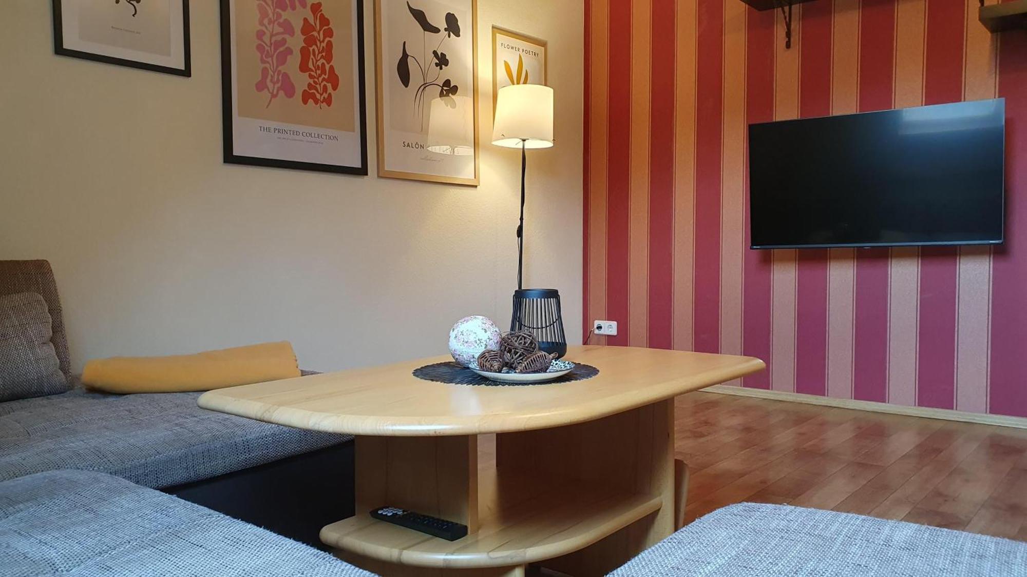 Ferienwohnung Im Gutshof Direkt Gegenueber Dem Schloss, Rhododendronpark Mit Terrasse Und Wlan Kromlau Bagian luar foto