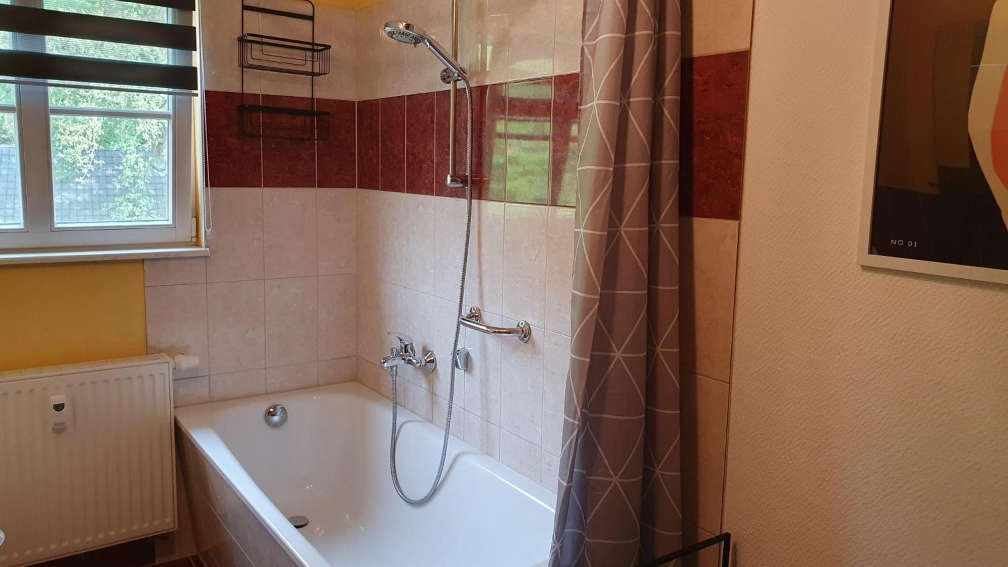 Ferienwohnung Im Gutshof Direkt Gegenueber Dem Schloss, Rhododendronpark Mit Terrasse Und Wlan Kromlau Bagian luar foto