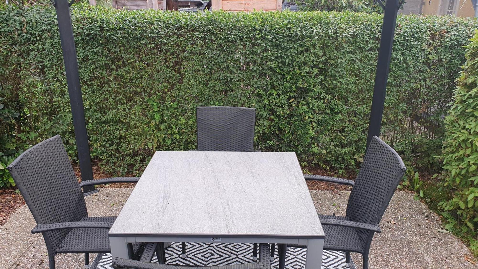 Ferienwohnung Im Gutshof Direkt Gegenueber Dem Schloss, Rhododendronpark Mit Terrasse Und Wlan Kromlau Bagian luar foto