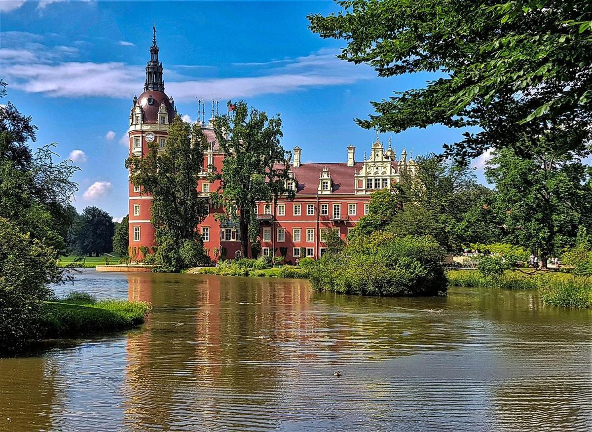 Ferienwohnung Im Gutshof Direkt Gegenueber Dem Schloss, Rhododendronpark Mit Terrasse Und Wlan Kromlau Bagian luar foto