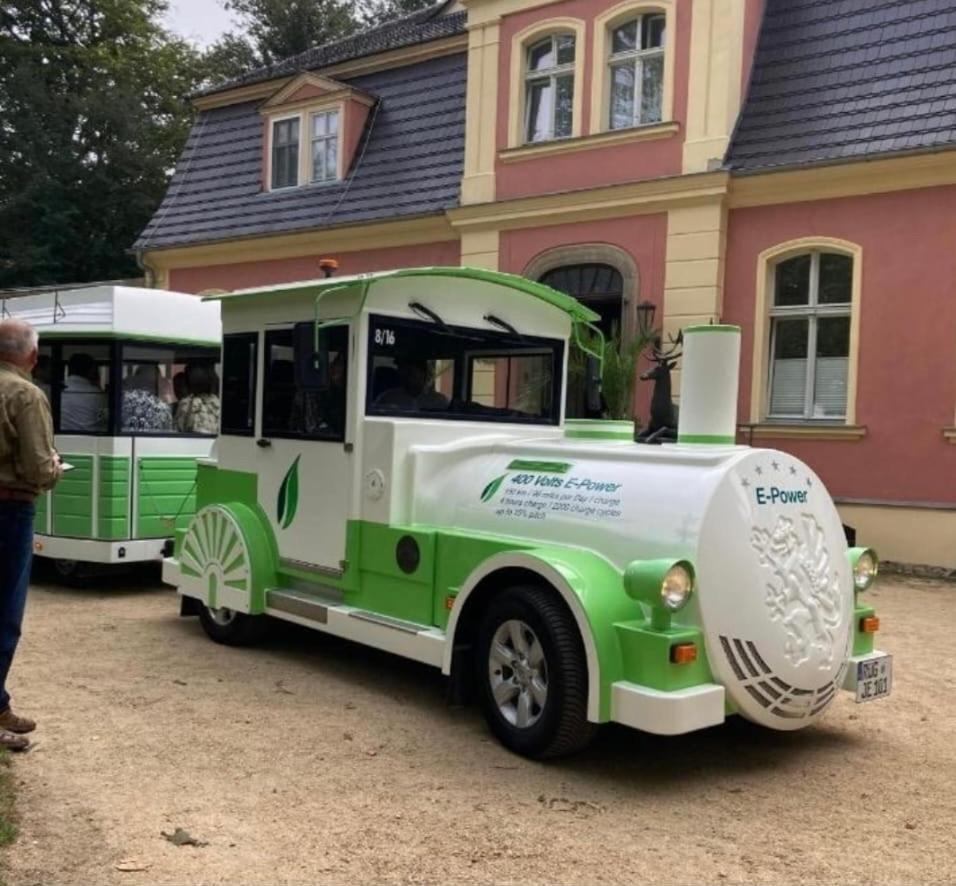 Ferienwohnung Im Gutshof Direkt Gegenueber Dem Schloss, Rhododendronpark Mit Terrasse Und Wlan Kromlau Bagian luar foto